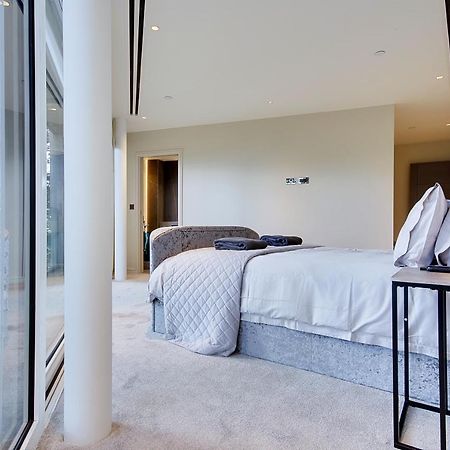 Апартаменты Luxury 3 Bed Flat With Large Terrace, Sea Views And Hot Tub Canford Cliffs Экстерьер фото
